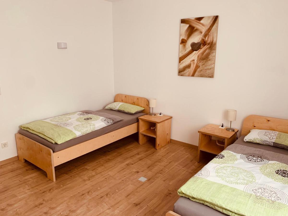 - 3 Hoelzer Apartment